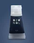 Ozonol Anti Acné sobre fondo azul